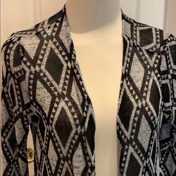 Lularoe Sarah Cardigan - Rare Thin Fabric - Picture 4 of 5
